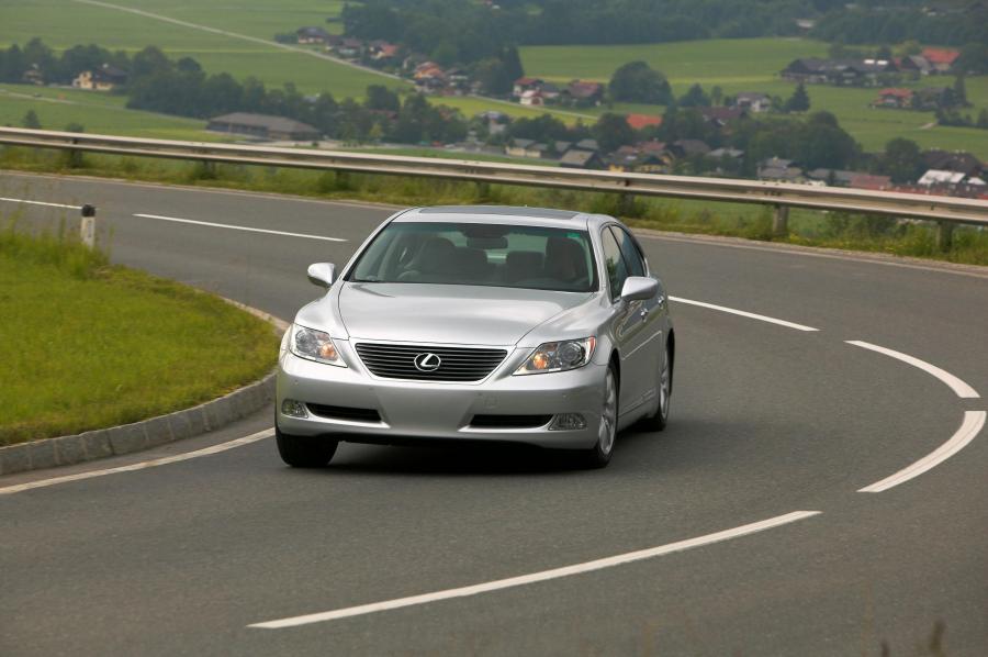  Lexus LS460 2009 года  (фото 14 из 23)